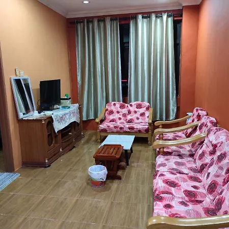 Home Sweet Home Kuching Luaran gambar